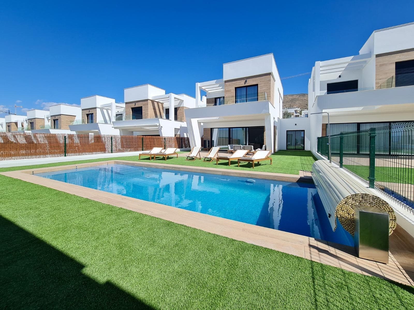 Villa de máximo lujo y con diseño privado, que brinda verdadero confort y estética en cada detalle.